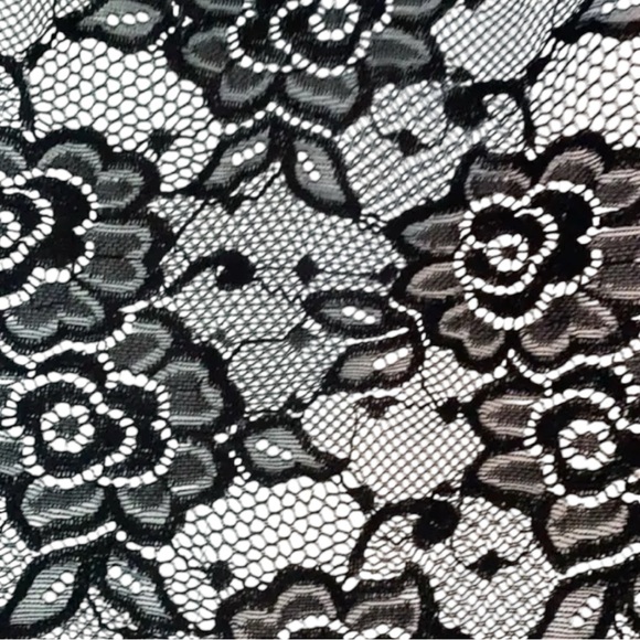 Lulus Women’s Black Lace Padded Clamshell Cup Bodysuit Snap Crotch Sz. S - Picture 9 of 10